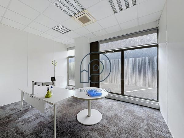 La Chapelle-d'Armentières – PA La Houssoye | Bureaux 300 m² + 14 parkings | Accès driect A25 | À vendre
