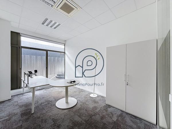 La Chapelle-d'Armentières – PA La Houssoye | Bureaux 300 m² + 14 parkings | Accès driect A25 | À vendre