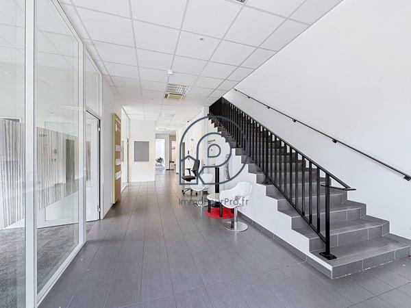 La Chapelle-d'Armentières – PA La Houssoye | Bureaux 300 m² + 14 parkings | Accès driect A25 | À vendre