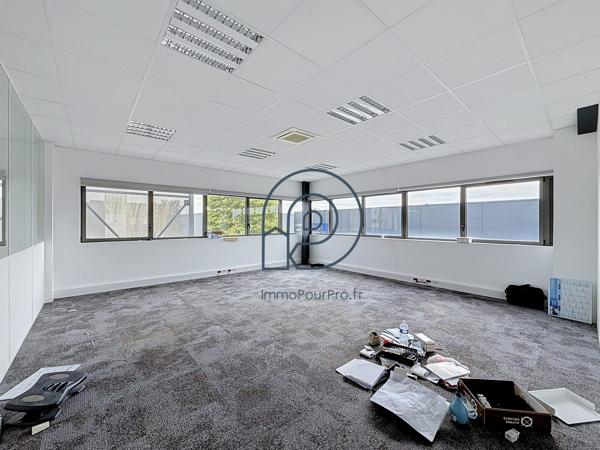 La Chapelle-d'Armentières – PA La Houssoye | Bureaux 300 m² + 14 parkings | Accès driect A25 | À vendre