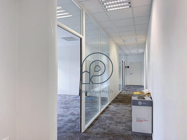 La Chapelle-d'Armentières – PA La Houssoye | Bureaux 300 m² + 14 parkings | Accès driect A25 | À vendre