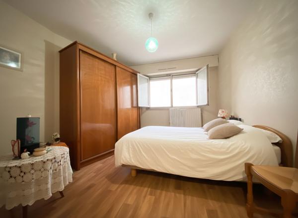 Appartement à vendre à Vannes 2 pièces 51 m² avec cave vendu loué secteur Albert 1er!