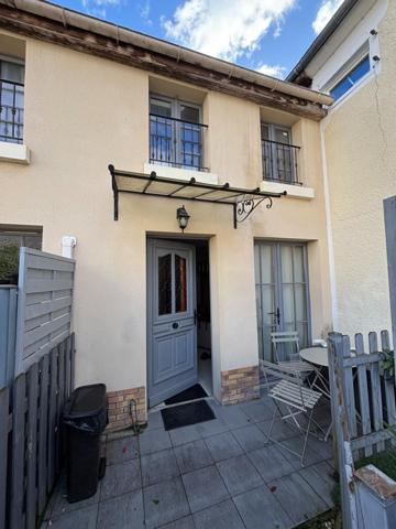 Maison de ville de Standing - Un Cadre de Vie Idéal