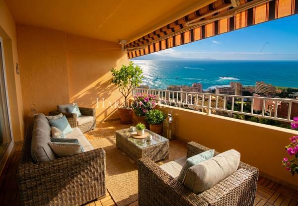Très bel appartement avec vue mer exceptionnelle.