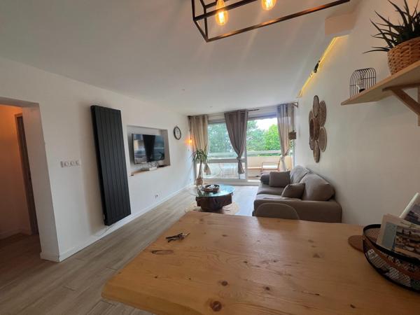 appartement de 42m2 avec deux balcons et une vue dégagée