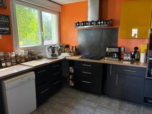 Maison de quartier avec 4 grandes chambres, jardin. Secteur beauvallon