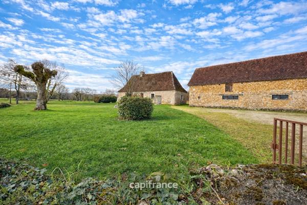 Ancienne ferme de tabac à réinventer – Maison en pierres, grange et séchoir