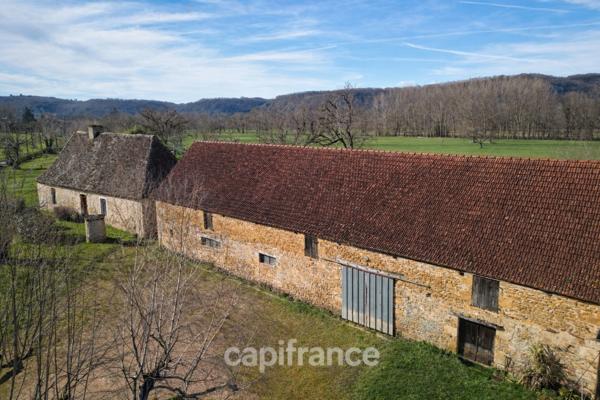 Ancienne ferme de tabac à réinventer – Maison en pierres, grange et séchoir