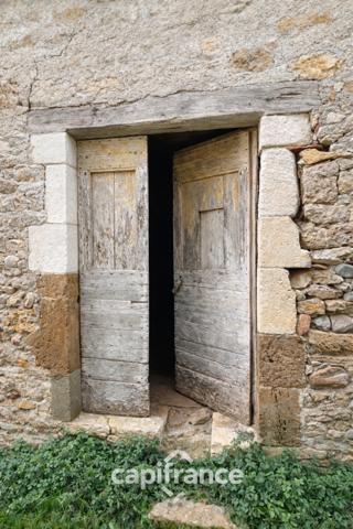 Ancienne ferme de tabac à réinventer – Maison en pierres, grange et séchoir