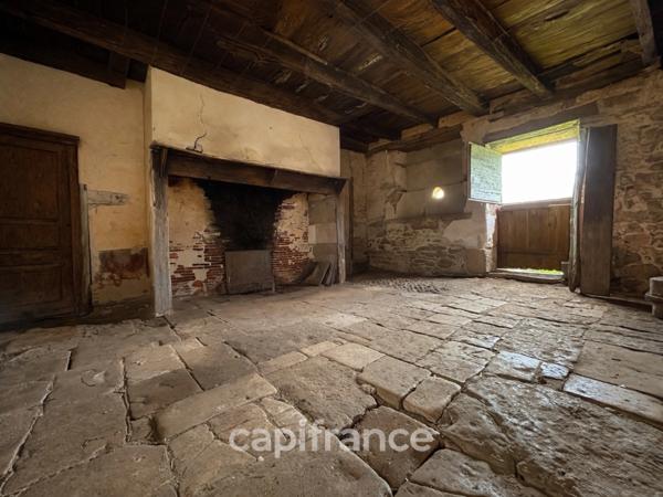 Ancienne ferme de tabac à réinventer – Maison en pierres, grange et séchoir
