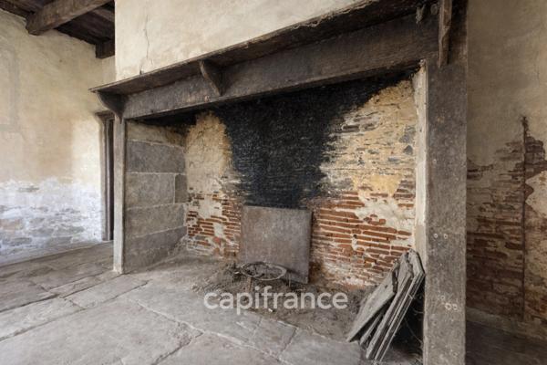 Ancienne ferme de tabac à réinventer – Maison en pierres, grange et séchoir