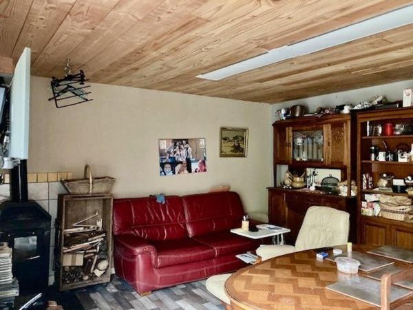 DEPENDANCE 160 M2 A RENOVER  AVEC MAISON 45m2