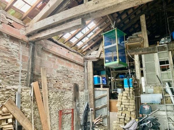 DEPENDANCE 160 M2 A RENOVER  AVEC MAISON 45m2