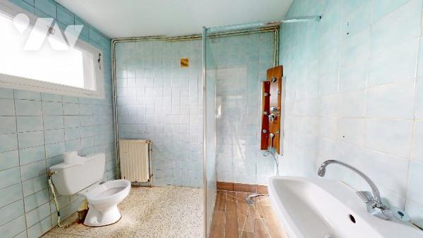 MAISON PROCHE BOURG - LES PIEUX