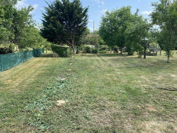 Terrain à Batir à vendre à Savigné-l'Évêque dans la Sarthe (72460), ref : 13808/677   
campagne