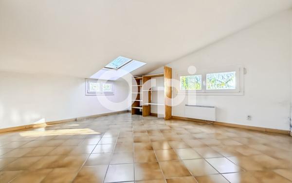 Maison à vendre    9 pièces • 242 m2 Ruoms