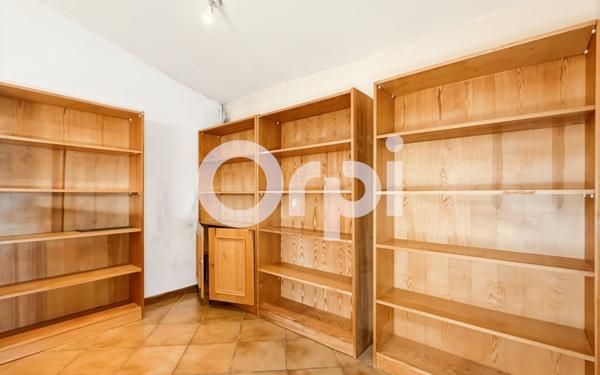 Maison à vendre    9 pièces • 242 m2 Ruoms