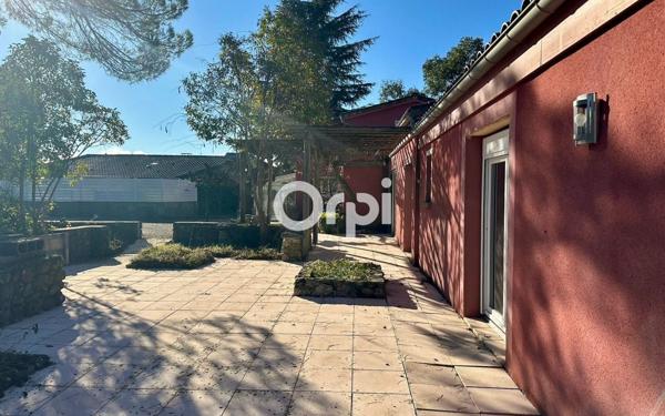 Maison à vendre    9 pièces • 242 m2 Ruoms