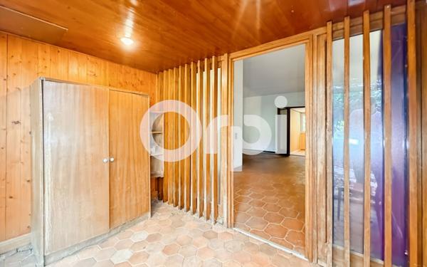 Maison à vendre    9 pièces • 242 m2 Ruoms