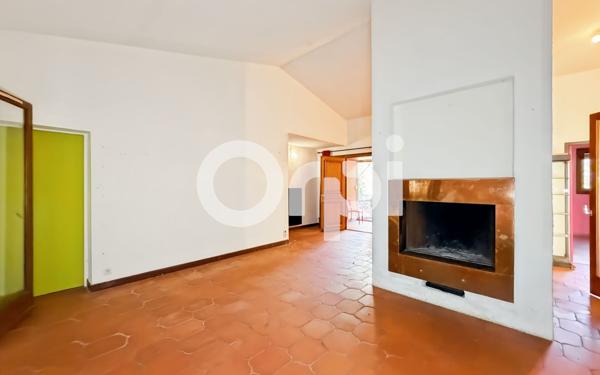 Maison à vendre    9 pièces • 242 m2 Ruoms