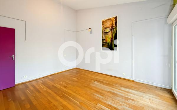 Maison à vendre    9 pièces • 242 m2 Ruoms