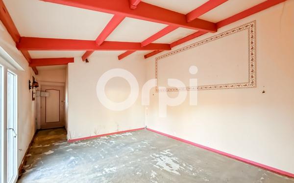 Maison à vendre    9 pièces • 242 m2 Ruoms