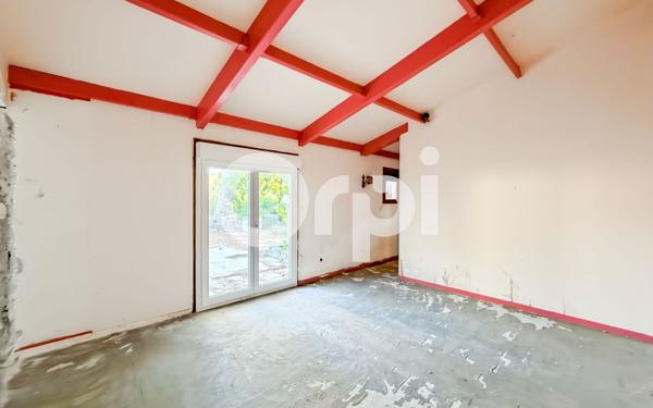 Maison à vendre    9 pièces • 242 m2 Ruoms