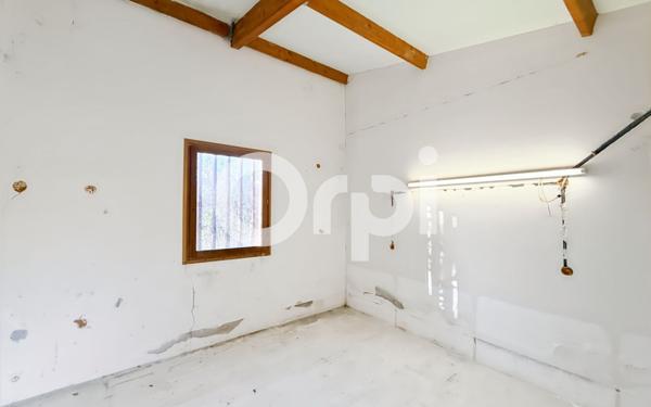 Maison à vendre    9 pièces • 242 m2 Ruoms