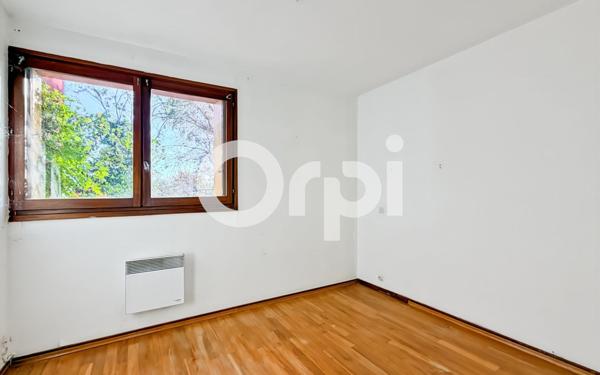 Maison à vendre    9 pièces • 242 m2 Ruoms