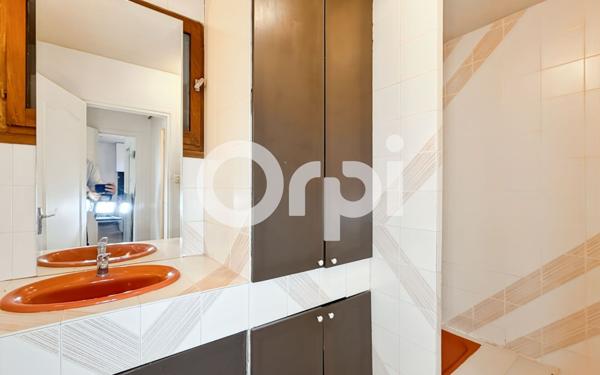 Maison à vendre    9 pièces • 242 m2 Ruoms