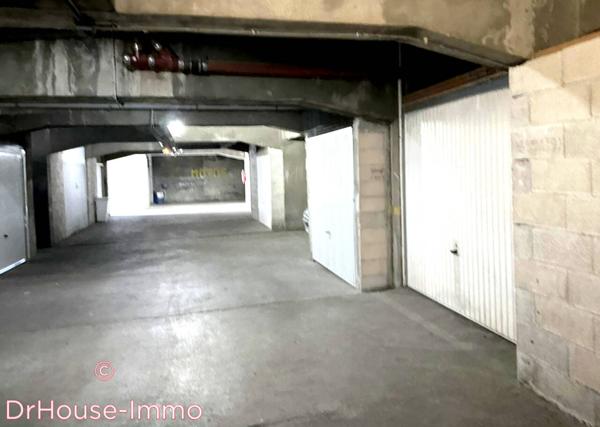 Parking / Box à vendre de 741 m²
