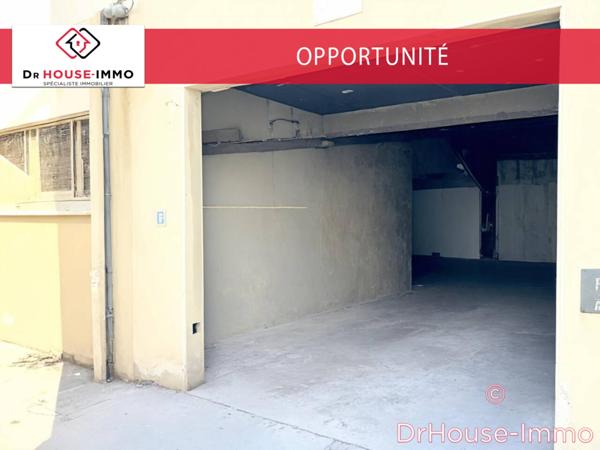 Parking / Box à vendre de 741 m²