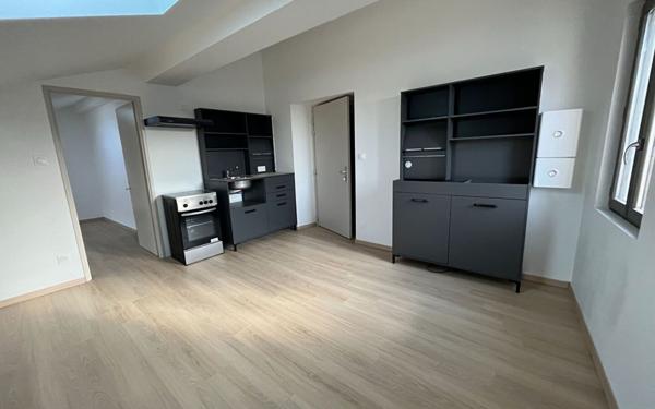 Appartement à louer    1 pièce •  Lasbordes