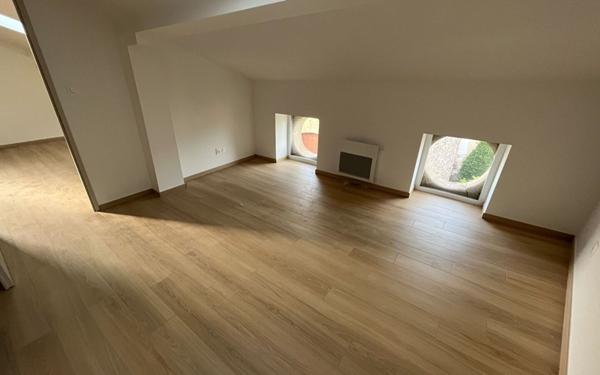 Appartement à louer    1 pièce •  Lasbordes