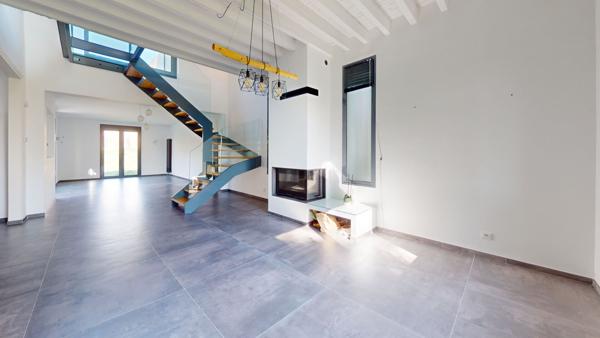 Maison lumineuse et rénovée 7 pièce(s) 165 m2 terrain 800 m2