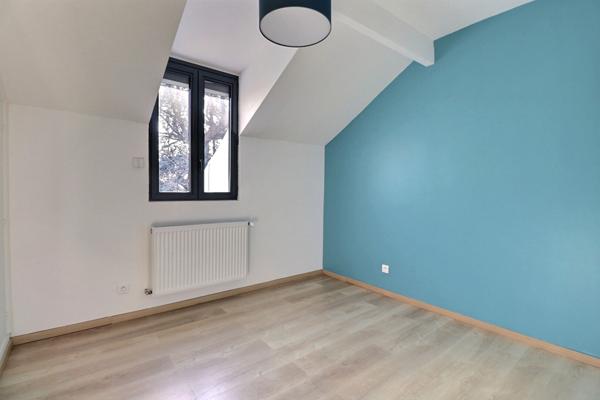 Maison lumineuse et rénovée 7 pièce(s) 165 m2 terrain 800 m2