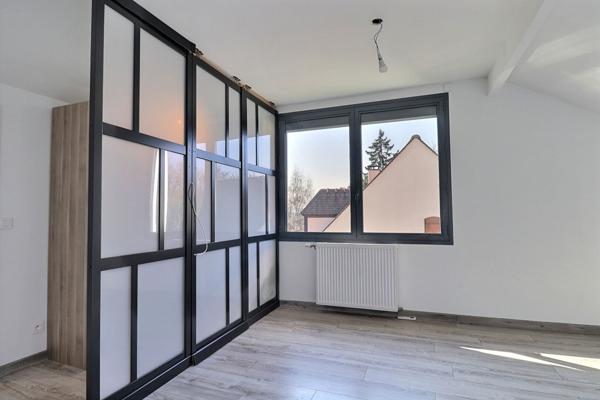 Maison lumineuse et rénovée 7 pièce(s) 165 m2 terrain 800 m2