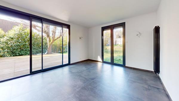 Maison lumineuse et rénovée 7 pièce(s) 165 m2 terrain 800 m2