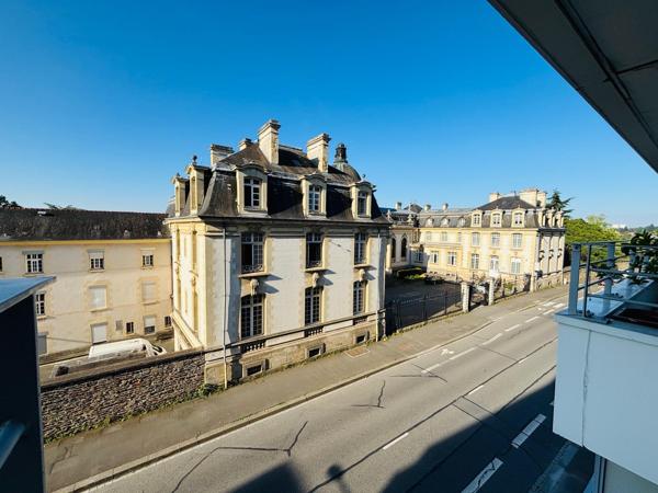 T3 lumineux avec extérieur, parking et vue dégagée