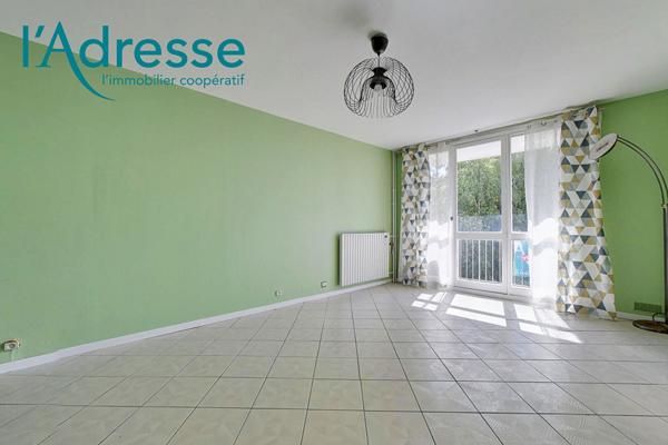 Grand appartement trois pièces