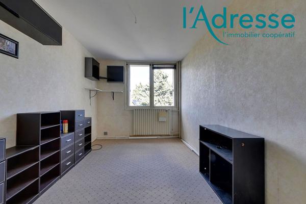 Grand appartement trois pièces