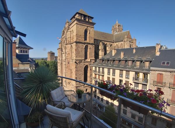 RARE Loft duplex - hyper centre - garage double - ascenseur Rodez