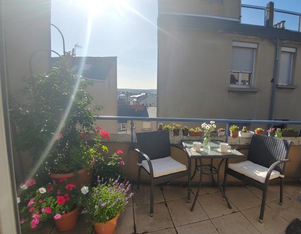 RARE Loft duplex - hyper centre - garage double - ascenseur Rodez