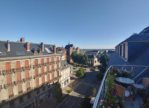 RARE Loft duplex - hyper centre - garage double - ascenseur Rodez