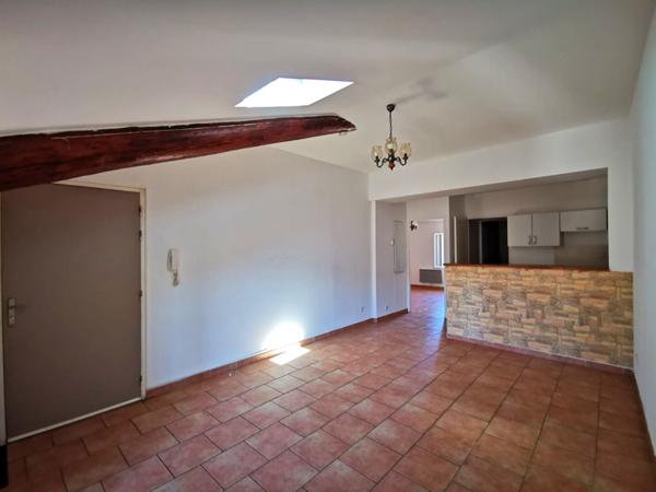 Appartement T2 de 48 m² situé au coeur de Caumont Sur Durance Caumont sur durance