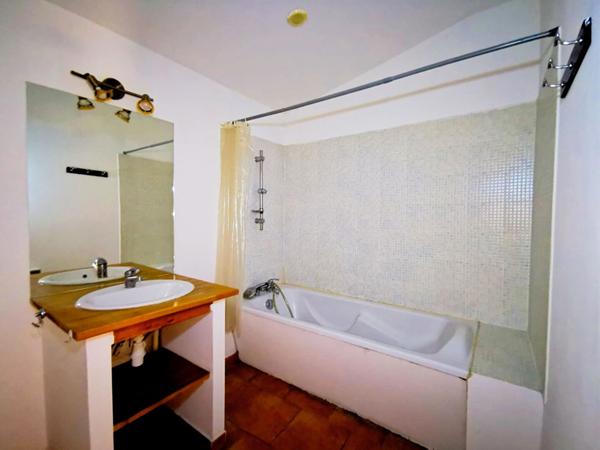 Appartement T2 de 48 m² situé au coeur de Caumont Sur Durance Caumont sur durance