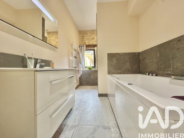 Maison à vendre 9 pièces 303 m² Remoulins