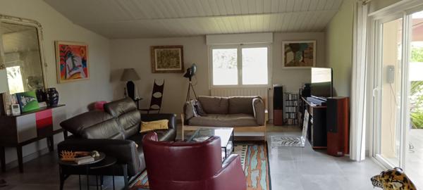 Charmante maison paisible de 7 pièces 220m2 avec par arboré