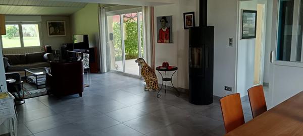 Charmante maison paisible de 7 pièces 220m2 avec par arboré