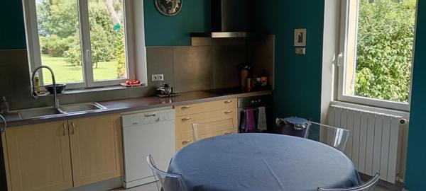 Charmante maison paisible de 7 pièces 220m2 avec par arboré